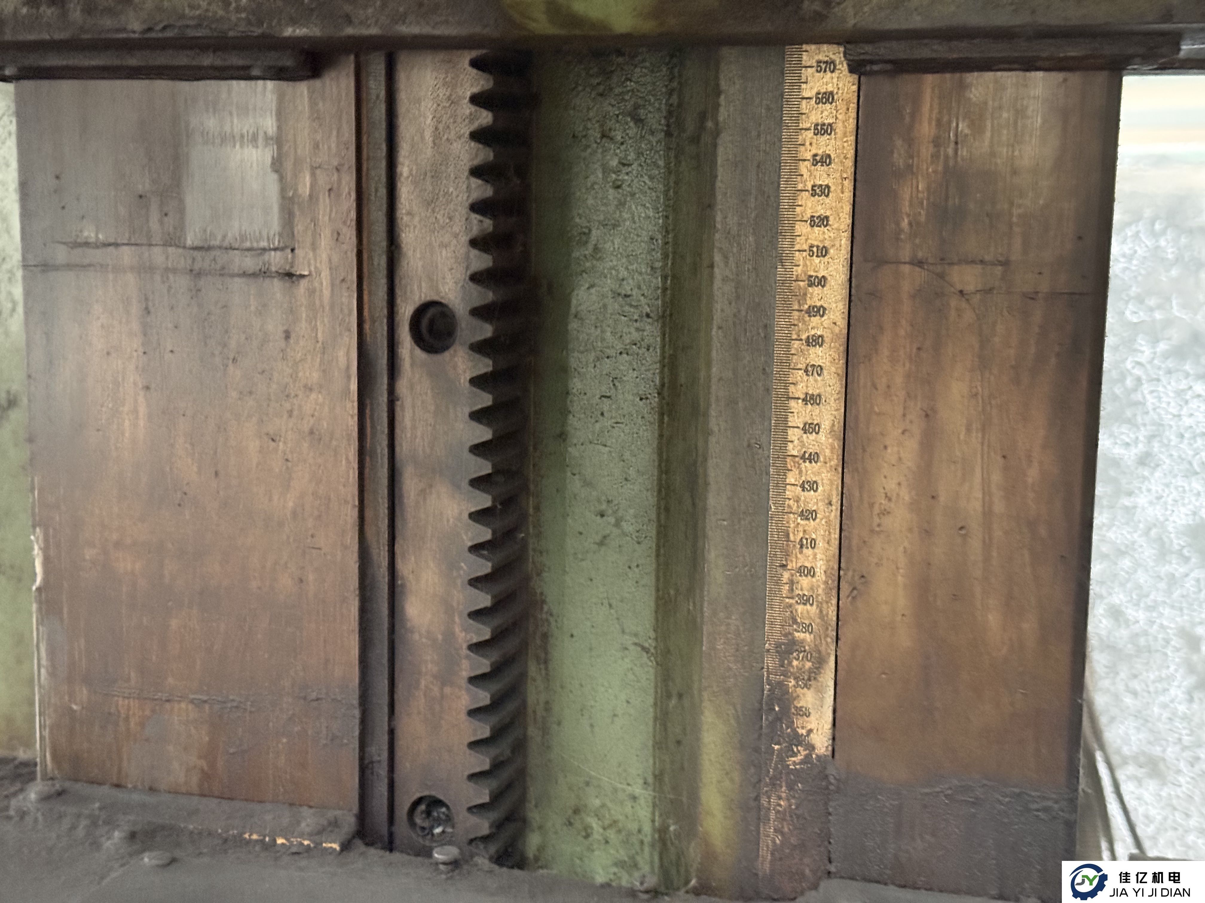 处理齐齐哈尔2米5立式车床15年产！